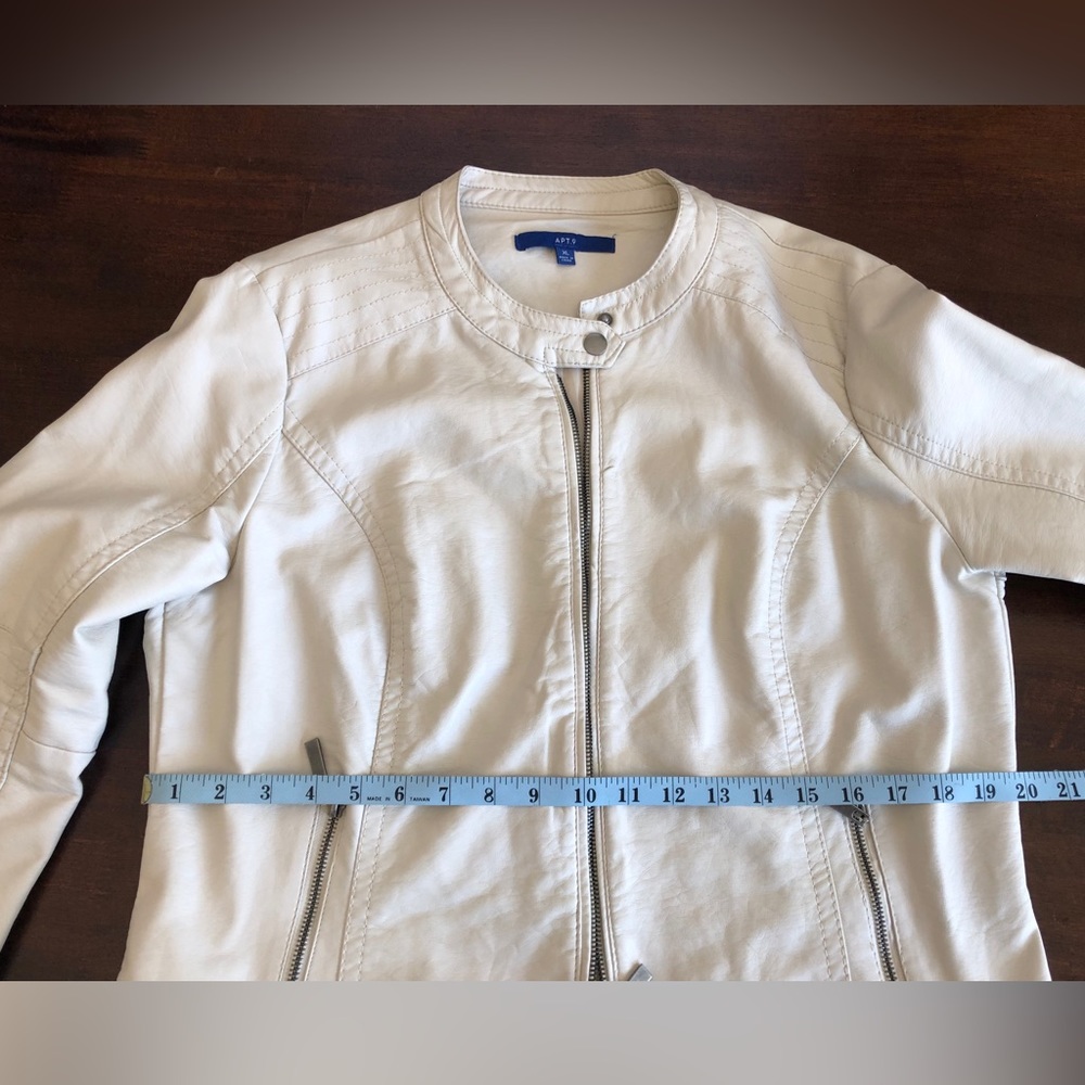 Apt 9 Moto Jacket - Woman’s Faux Leather. Cream Color. Fully Lined. Size XL - Picture 5 of 7